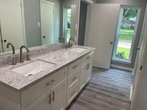 Building Photo - 2802 Foxfire Cir