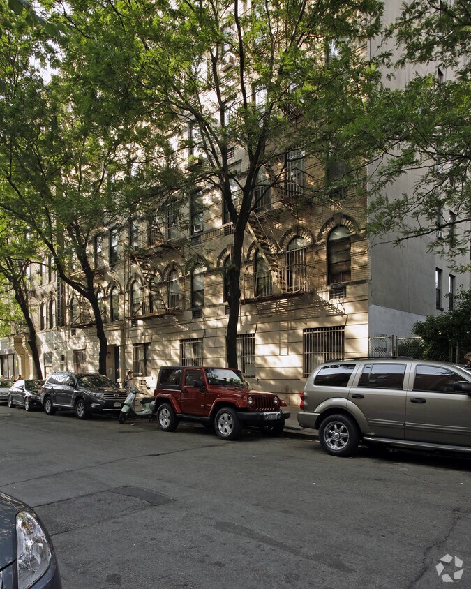 Building Photo - 195 E Second St