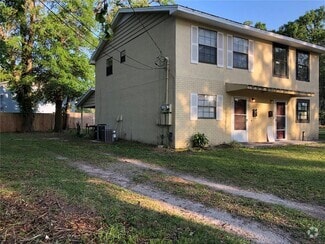 Building Photo - 221 S Cypress Way