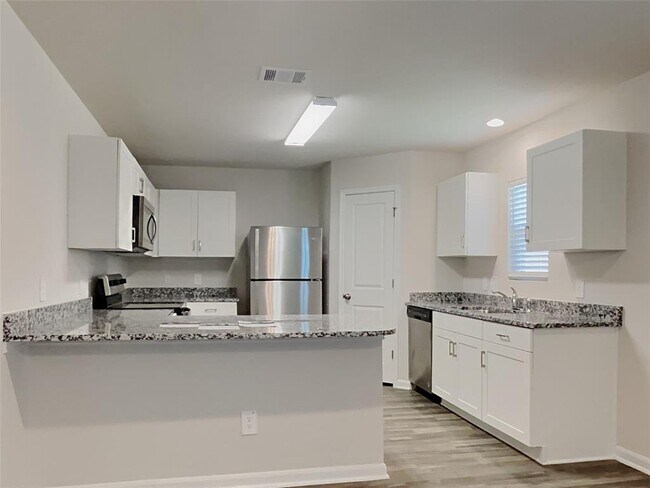 Foto del edificio - 15685 Briar Forest Dr