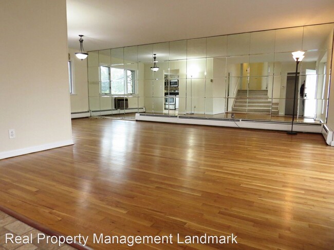 Building Photo - 4 br, 3 bath House - 2540 New York Ave