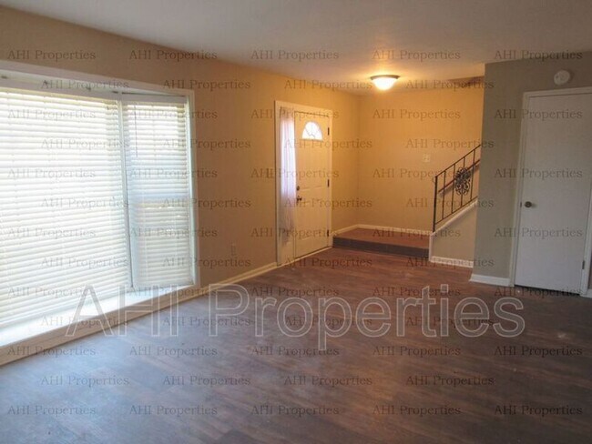 Building Photo - 712 Cahaba Manor Dr