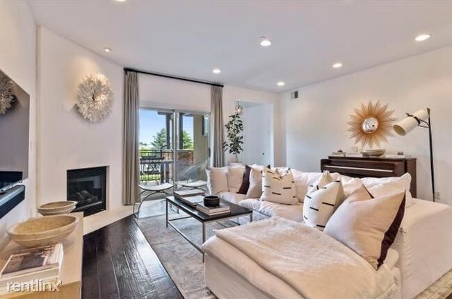 Building Photo - 2 br, 2 bath  - 5005 Edgewood Dr Unit 101