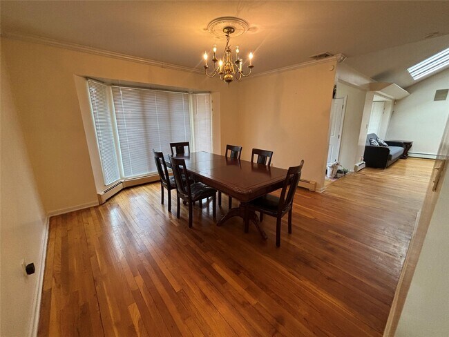 Foto del edificio - 162 Birchwood Park Dr