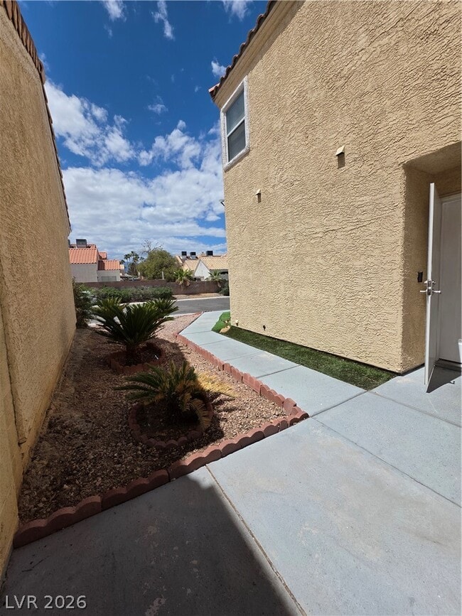 Building Photo - 2524 Silver Shadow Dr