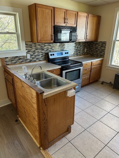 Building Photo - 31 Dover St