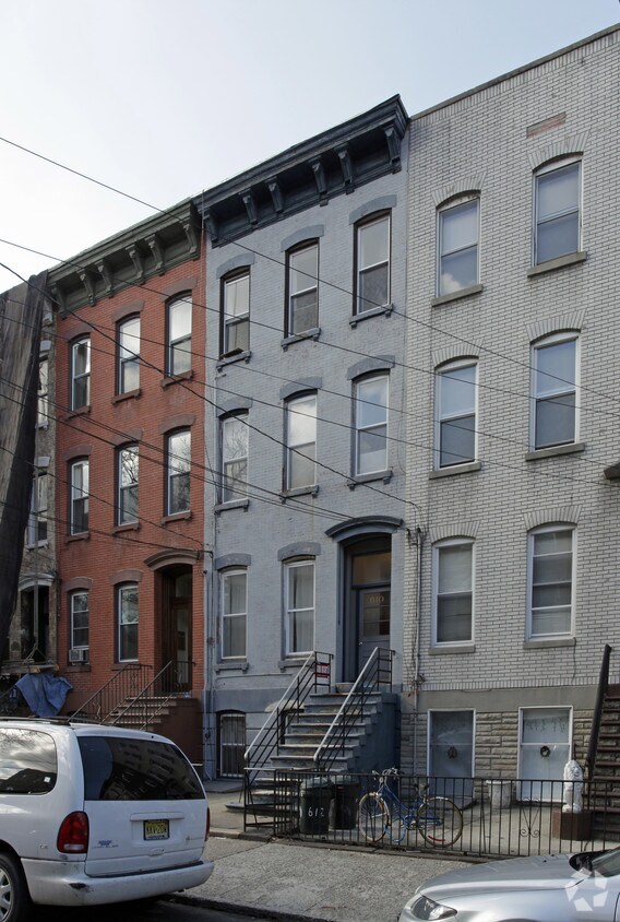 Building Photo - 610 Hudson St