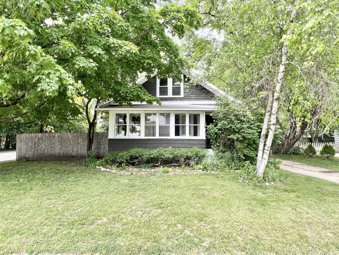 Primary Photo - 1503 Manchester St