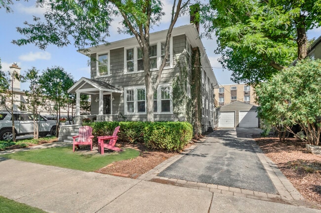 Building Photo - 2541 Ewing Ave