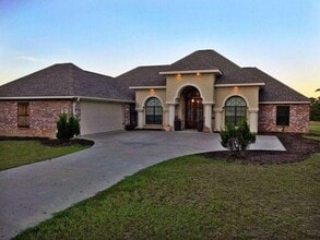 Building Photo - 554 Hickory Ridge Rd
