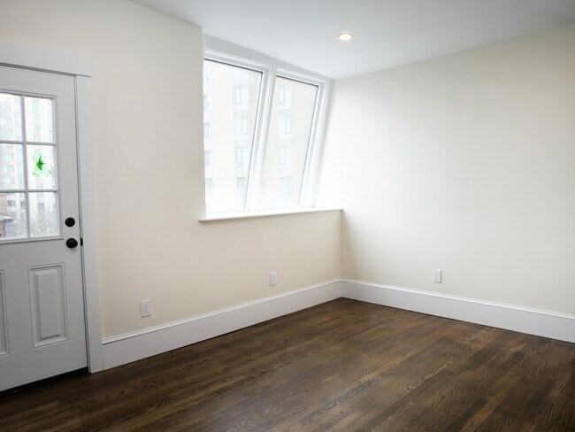 Foto del edificio - 261 W Newton St