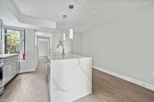 Foto del edificio - 2 br, 2 bath 4plex - 3828 BARING ST Unit 201