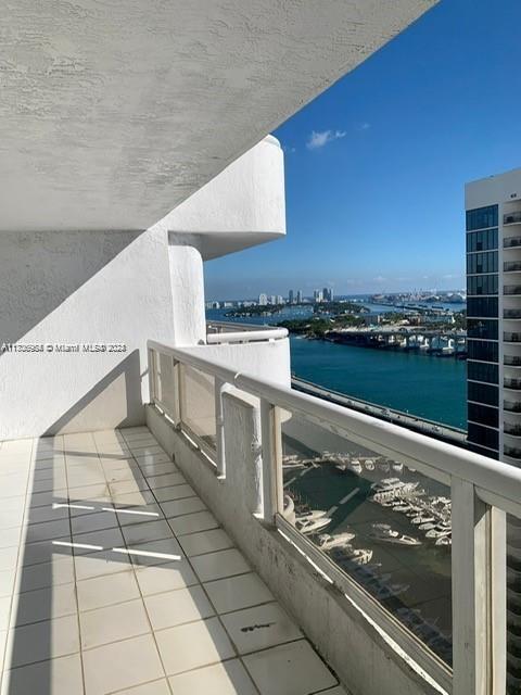 Foto del edificio - 1717 N Bayshore Dr