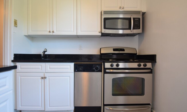 Building Photo - 207 Drake Ave
