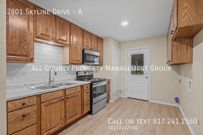 Building Photo - 2801 Skyline Dr