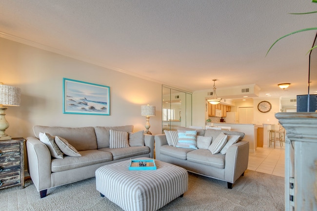Building Photo - 801 Harbour Point Dr