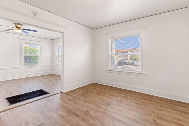 Foto del edificio - Charming San Leandro Cottage with Modern U...