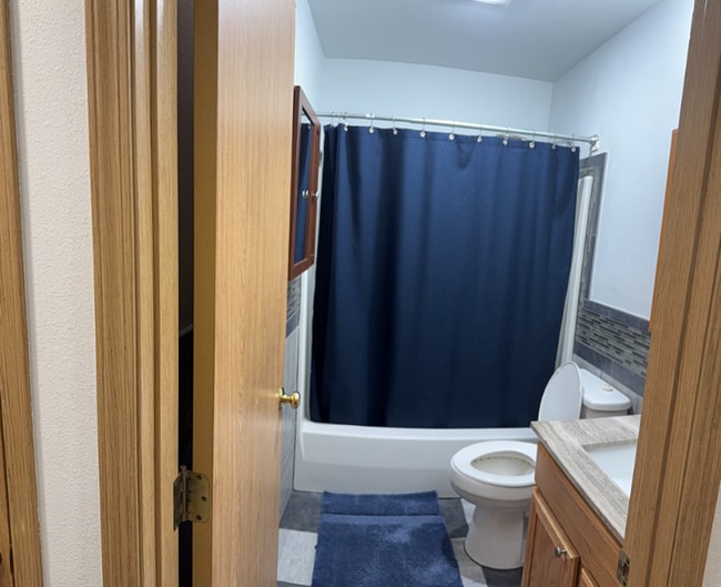 Building Photo - 5569 S Vesel Ct