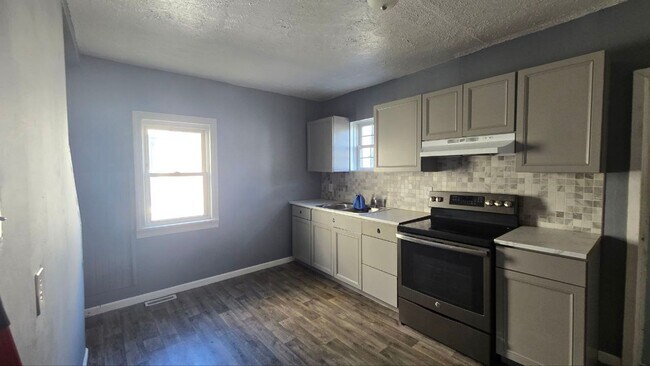 Foto del edificio - 3 bedroom  Single Family | Section 8 and E...