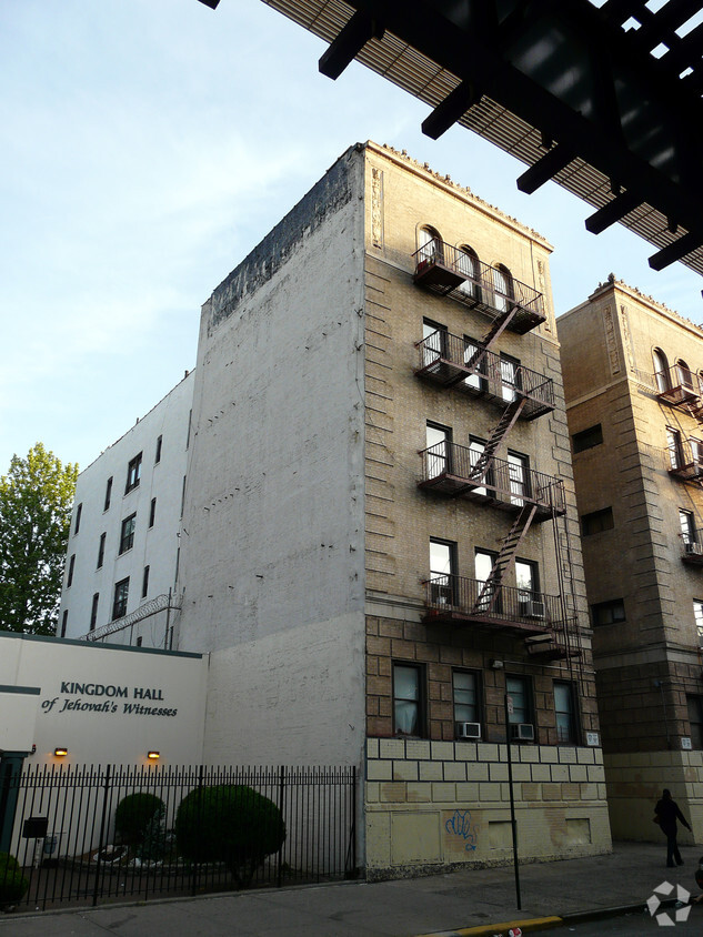 Foto del edificio - 2607 Jerome Ave