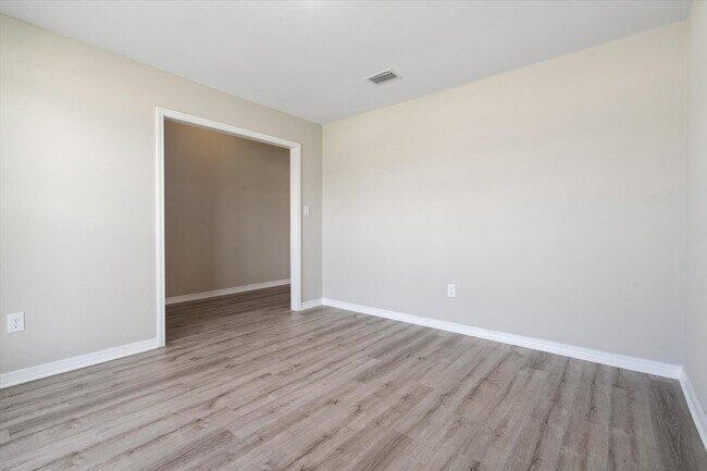 Foto del edificio - 4 Bedroom Beauty in Foley