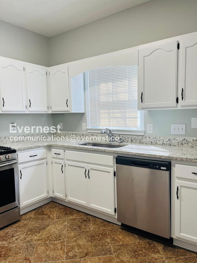 Foto del edificio - 11925 Long Forest Dr