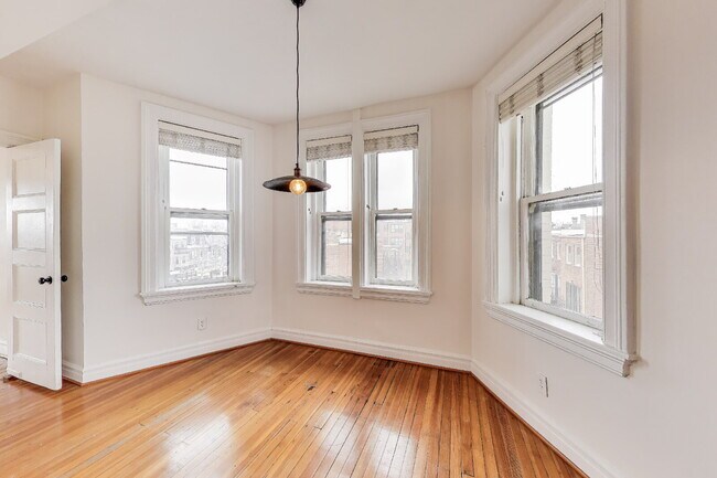 Foto del edificio - Modern comfort and classic charm!