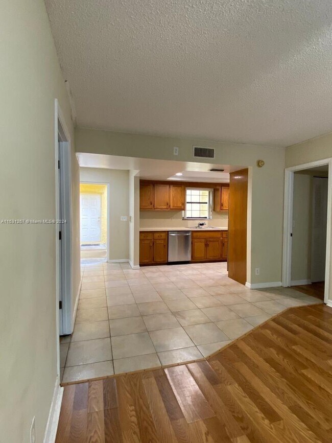 2323 Linton Ridge Cir Unit D3, Delray Beach, FL 33444 Condo for Rent