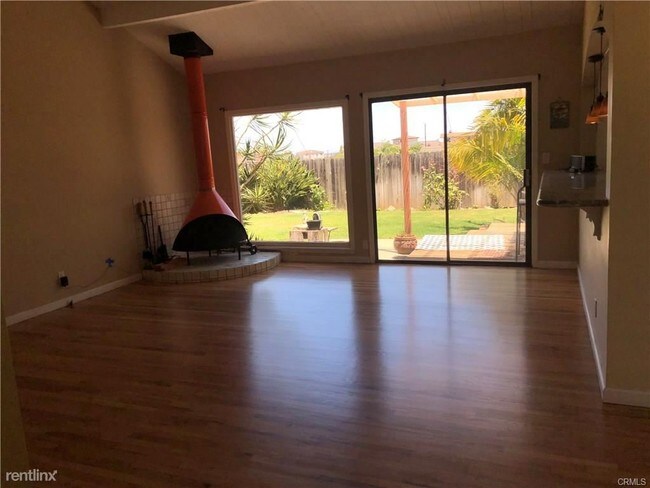 Building Photo - 3 br, 1.5 bath House - 23402 Susana Ave