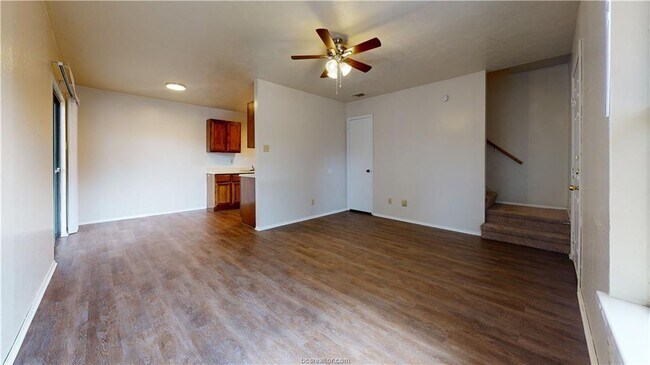 Building Photo - 1002 Verde Dr