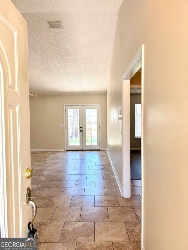 Building Photo - 108 Almond Cir