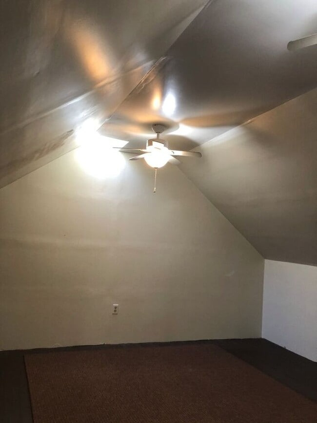 Building Photo - York Suburban Schools 3 BR