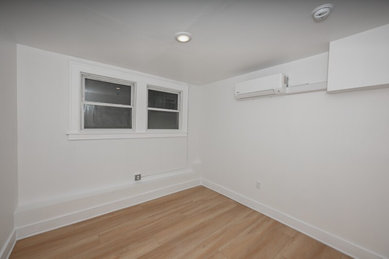 1384 W 83rd St Cleveland, OH 44102 – photo 5