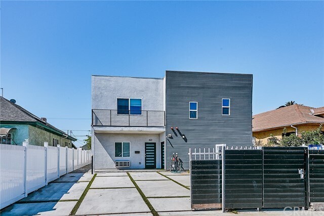 Building Photo - 822 E 25th St