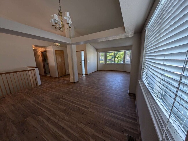 Foto del edificio - Spacious 4-Bed, 3-Bath Home for Rent in Beautiful Parker, CO