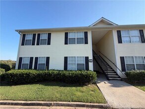 Building Photo - 800 Stonehaven Cir