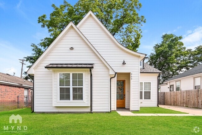 Building Photo - 964 Faxon Ave