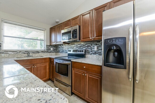 Building Photo - 2472 Waneta Dr