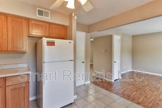 Building Photo - 471 S Holmes Ave