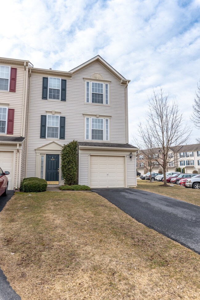 4078 Huckleberry Dr, Center Valley, PA 18034 Townhouse for Rent in