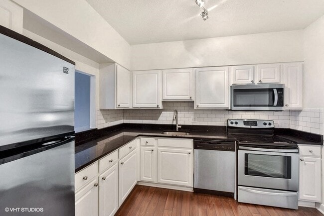 Fully Equipped Kitchens with Dishwasher - The Saratoga Apartments