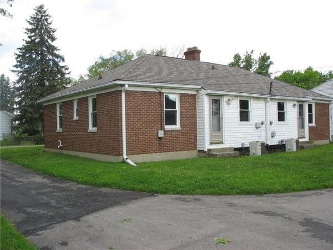 Building Photo - 2 bedroom in Speedway IN 46224