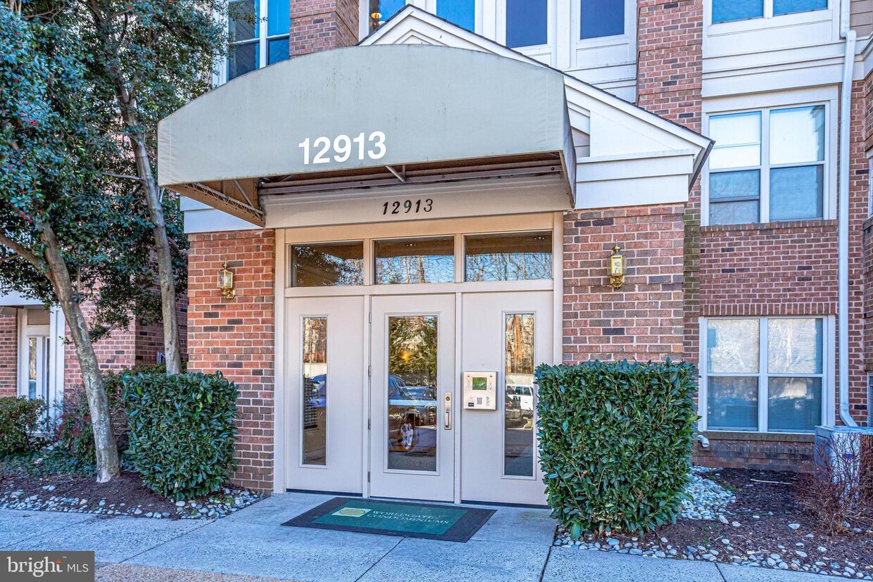 12913 Alton Square Unit 109, Herndon, VA 20170 Room for Rent in