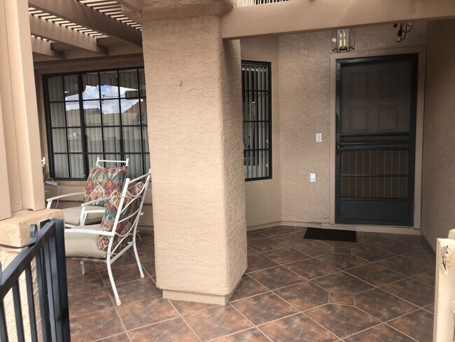 Foto del edificio - Welcome to this charming 2-bedroom, 2-bath...