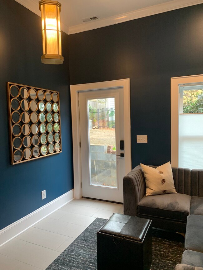 Building Photo - 523 Dilworth Mews Ct