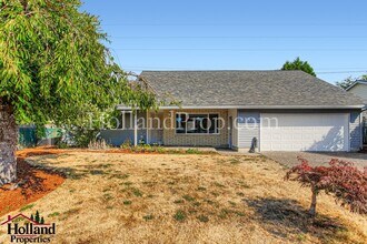 Building Photo - 560 SW 191st Ave