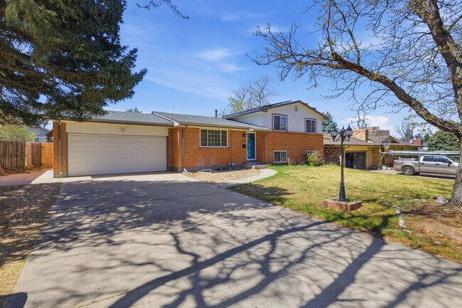 Photo - Spacious 5 Bed Home with Finished Basement, Multiple Living Areas & Private Backyard