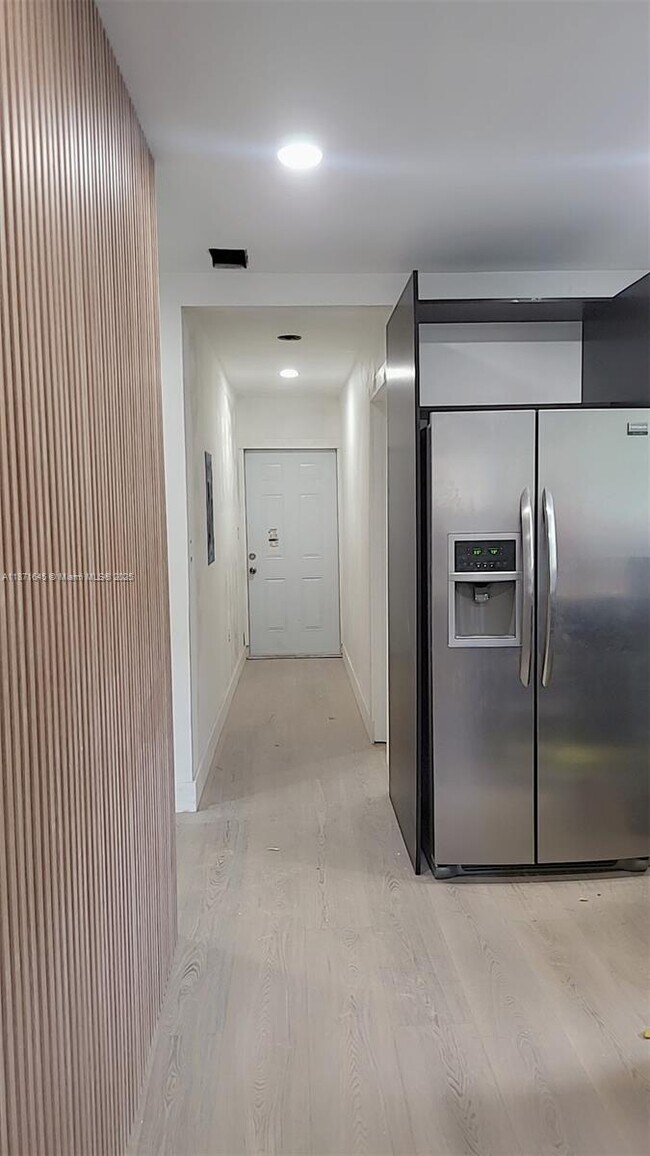 Foto del edificio - 2310 NW 103rd St