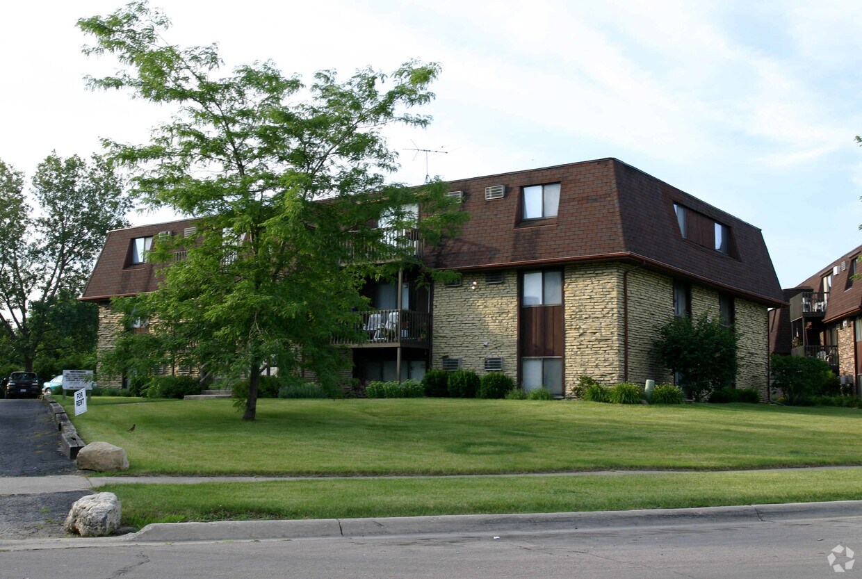 Building Photo - 1400 Pioneer Rd