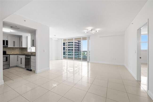 Building Photo - 1250 S Miami Ave